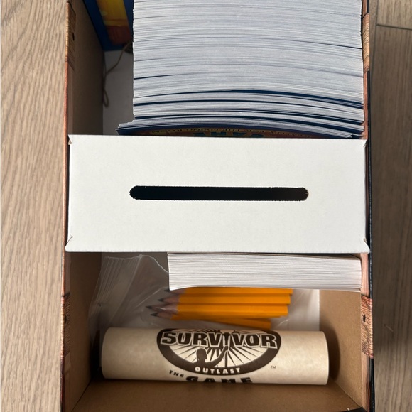 The Game - Blue and Yellow - Picture 3 of 4